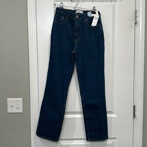 Never before worn Abercrombie jeans!! Tag still on